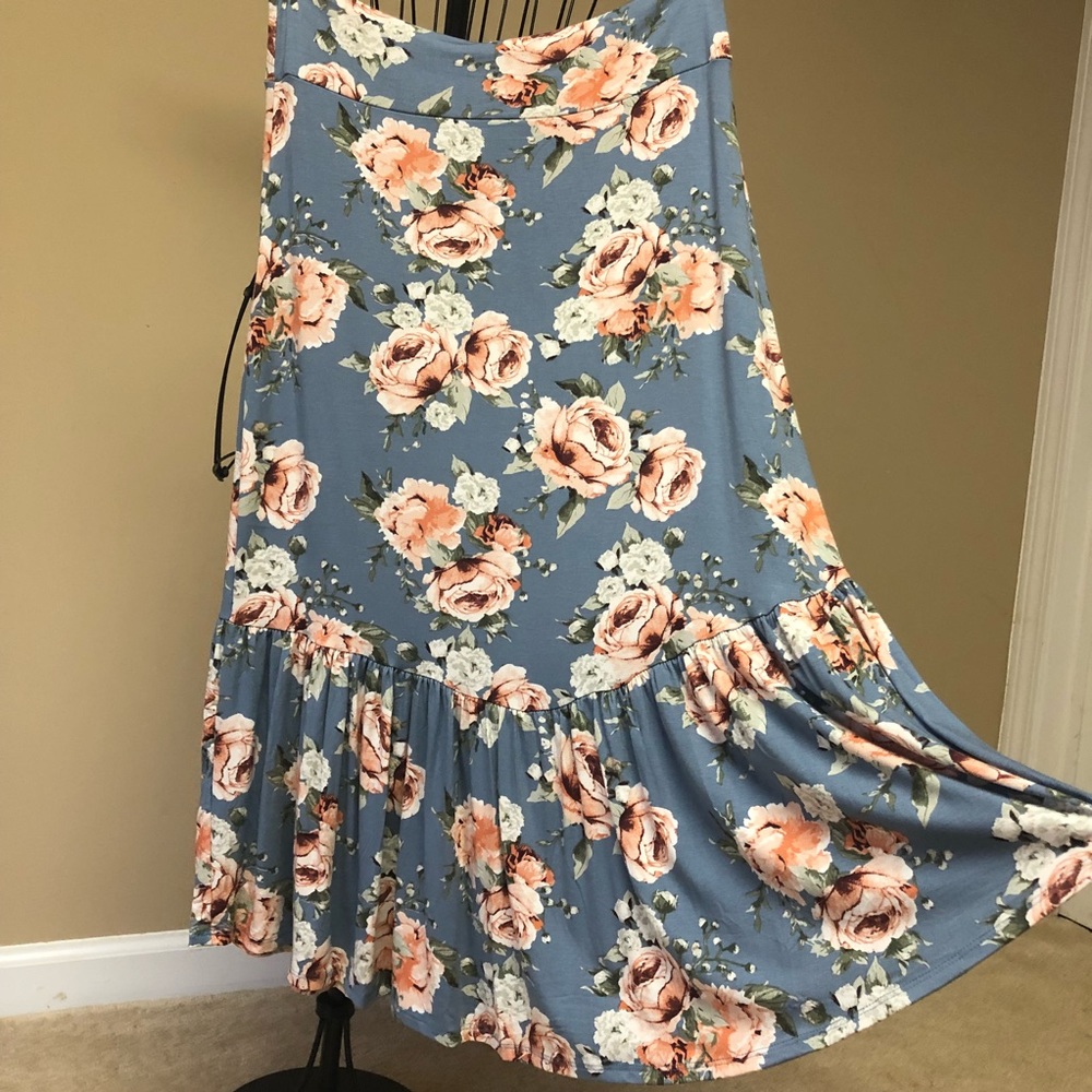 🚫 SOLD 🚫 Vintage Rose Skirt